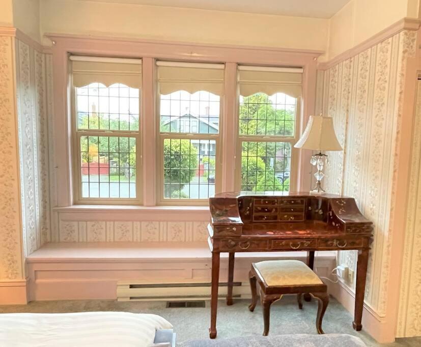 Parlor Suite In Heritage Manor, Fairfield, Near Dt Victoria Exterior foto